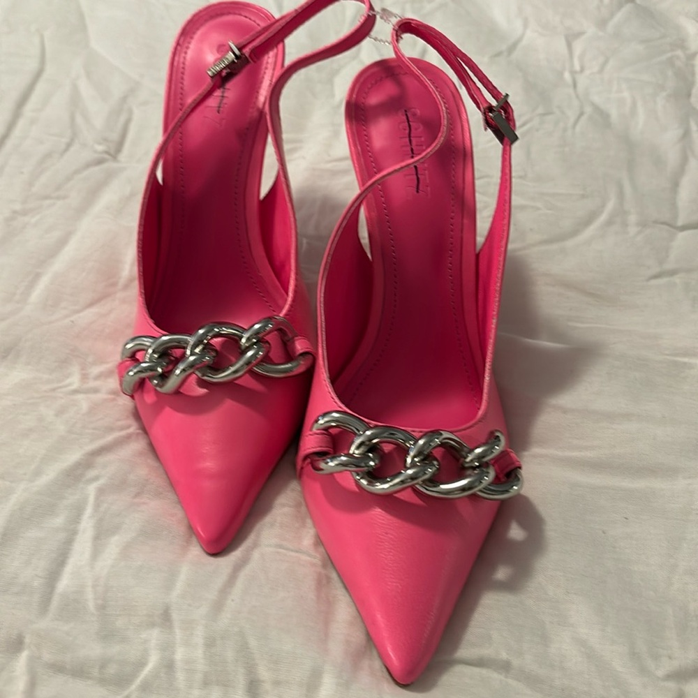 NWOT Schutz Pink Heels with Chain Accessories